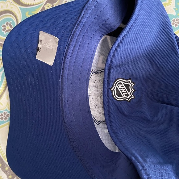 Toronto Maple Leafs - made by Reebok baseball hat - Picture 3 of 3